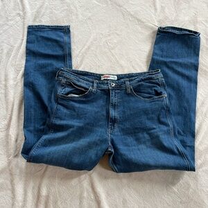 Wrangler Classic Blue Jeans Men’s regular fit, tag size 36X34(actual inseam 32”